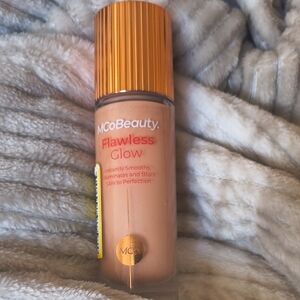 Flawless Glow Foundation - Tan